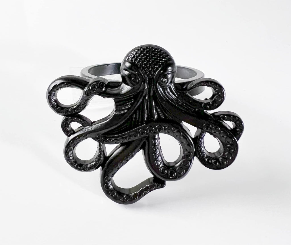Fennco Styles Coastal Octopus Metal Napkin Rings, Set of 4 - Gold Nautical Napkin Holders for Home Décor, Dining Table, Banquets, Family Gathering and Special Occasions