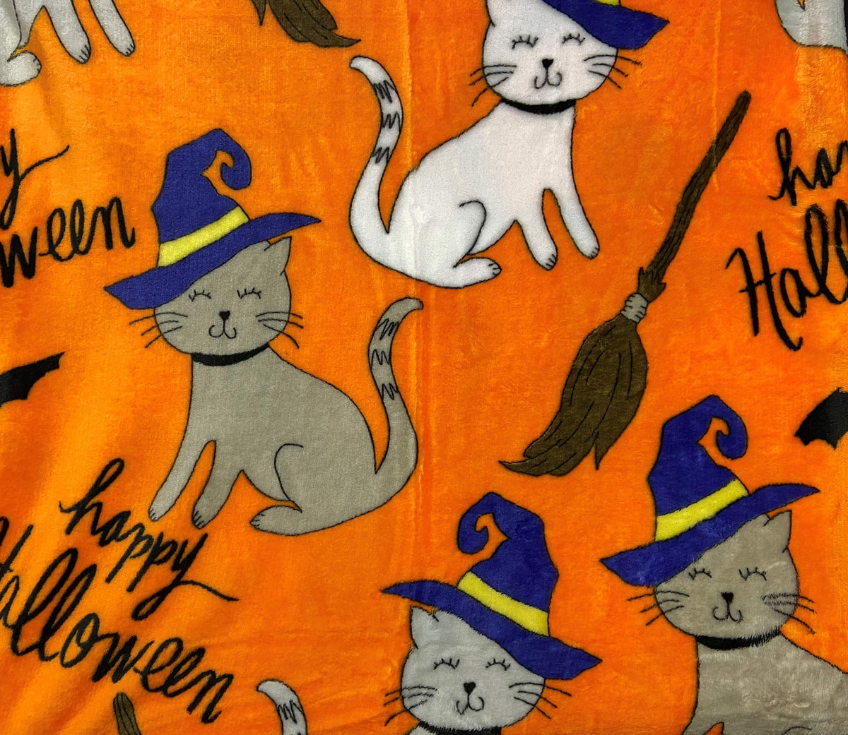Decor&More Happy Halloween Microplush Throw Blanket (50" x 60")