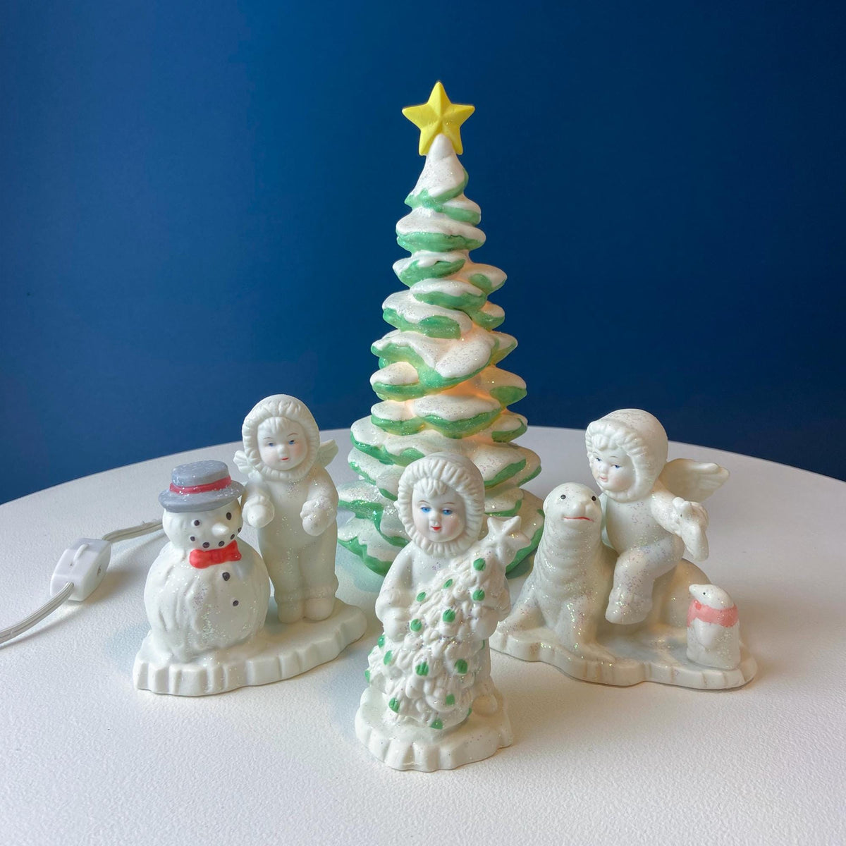 Polar Pals Lighted Tree Figurine
