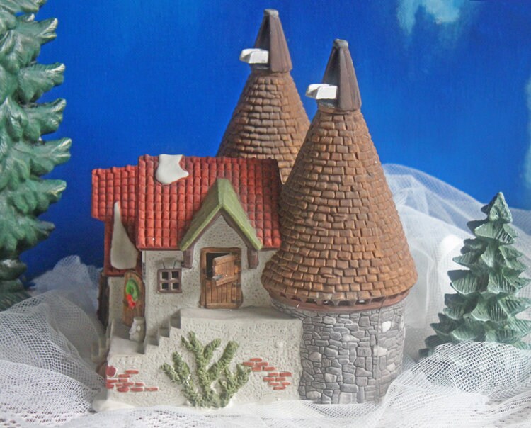 Department 56 Bishop Oast House, Dickens' Village