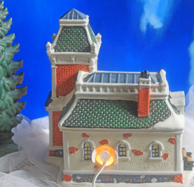 Holiday Time Potterville Victorian Train Station