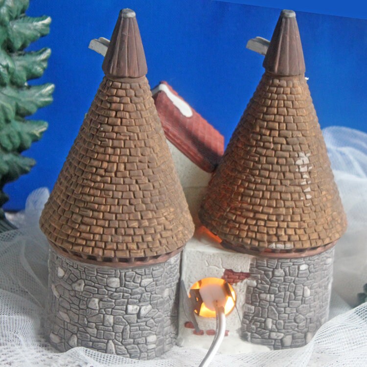 Department 56 Bishop Oast House, Dickens' Village