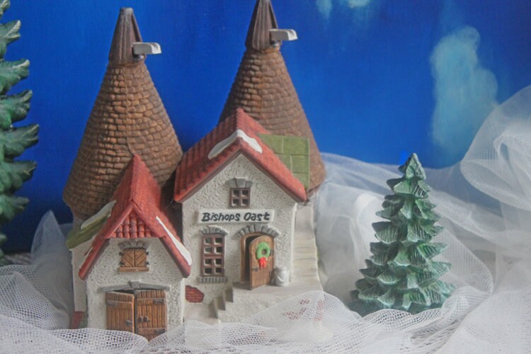 Department 56 Bishop Oast House, Dickens' Village