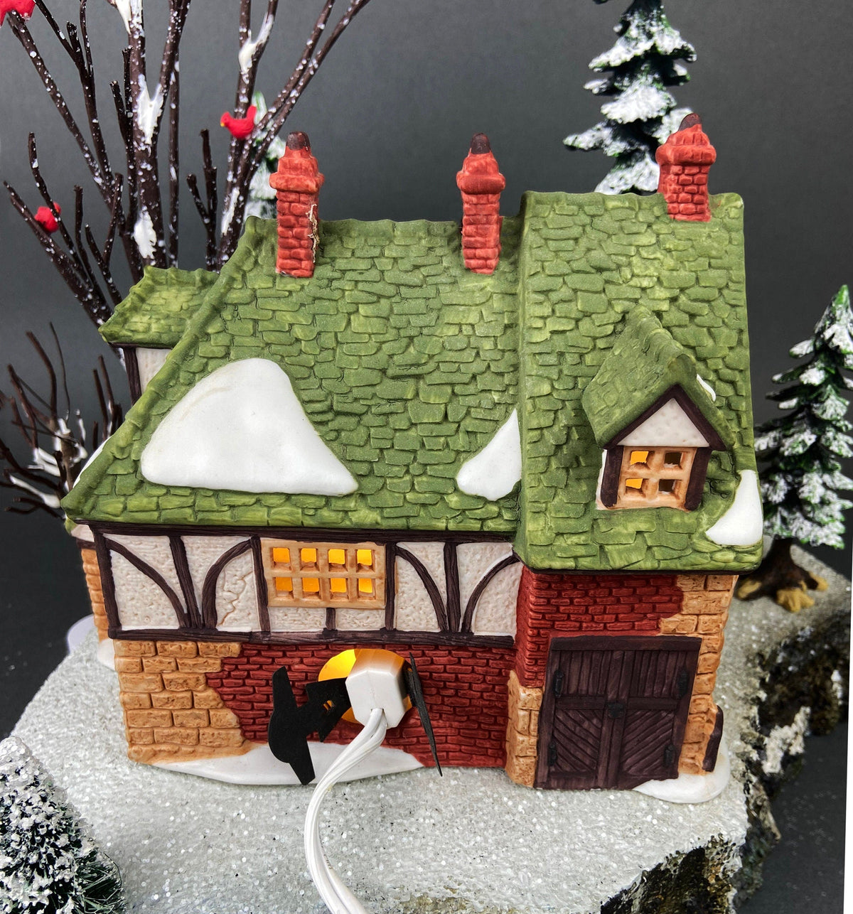 Department 56 Nicholas Nickleby Cottage, New England Village