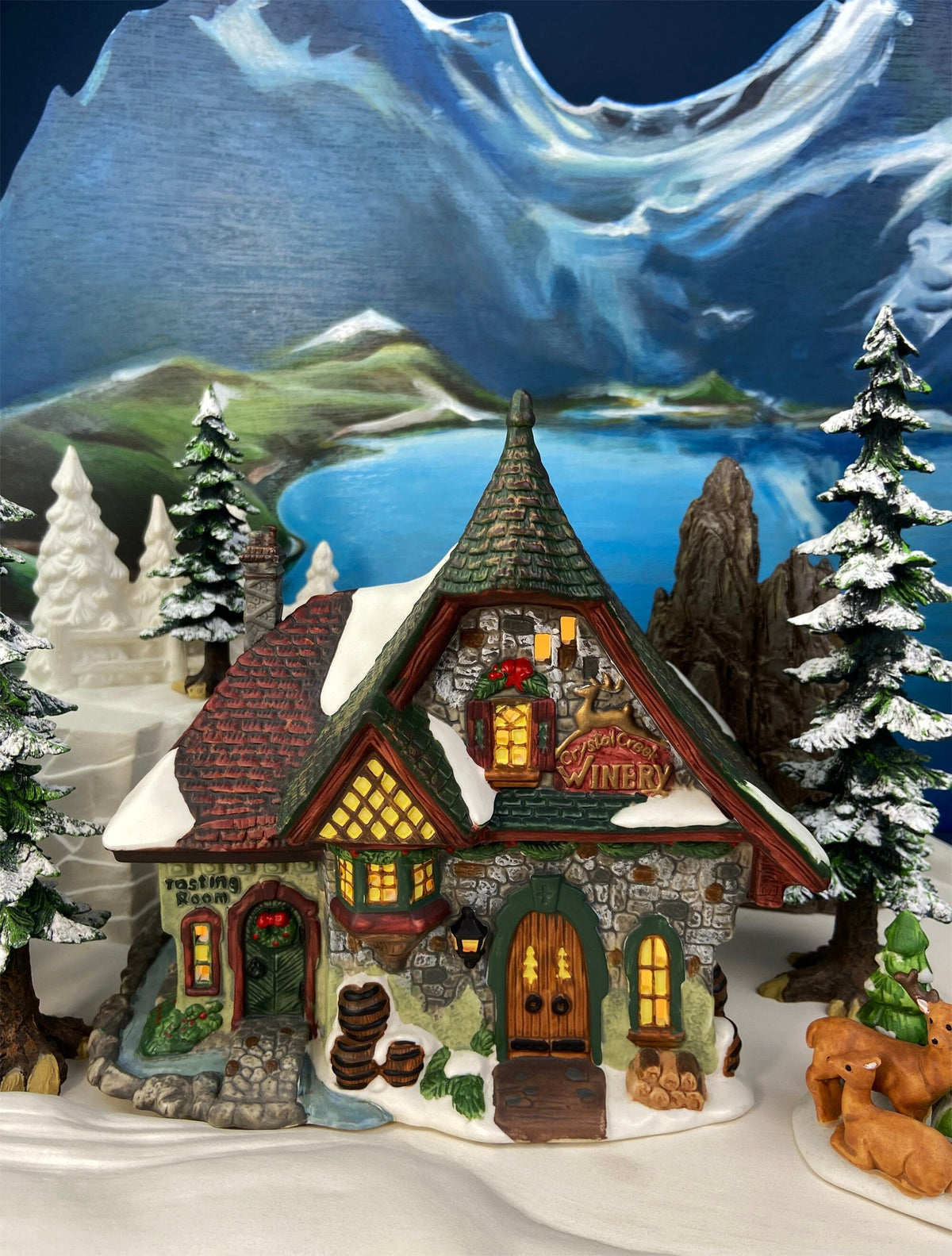 Department 56 Tassy's Mittens & Hassel's Woolies, North Pole