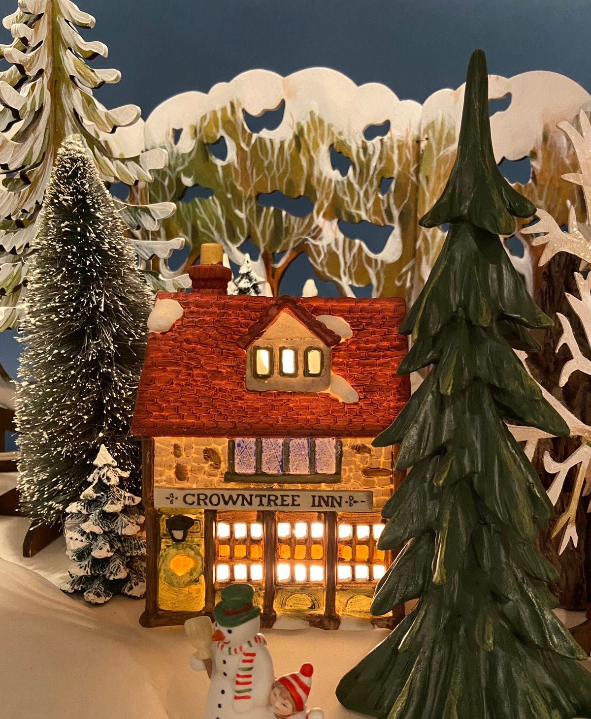 Department 56 Crowntree Inn, Dickens' Village