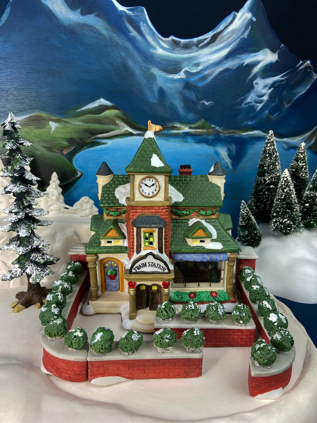 Holiday Time Potterville Victorian Train Station