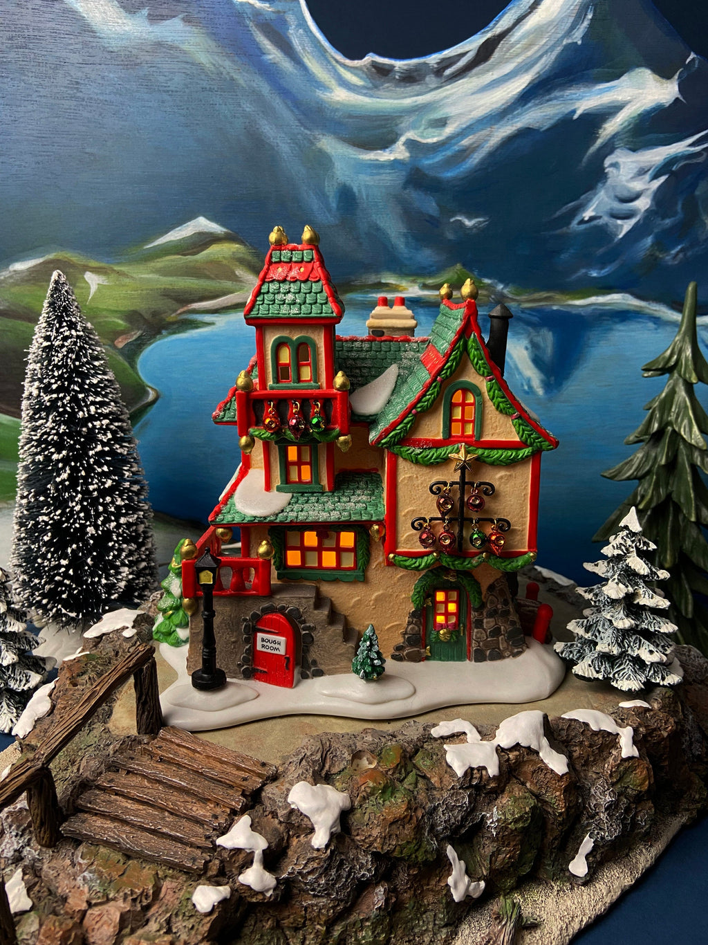 Department 56 Tassy's Mittens & Hassel's Woolies, North Pole