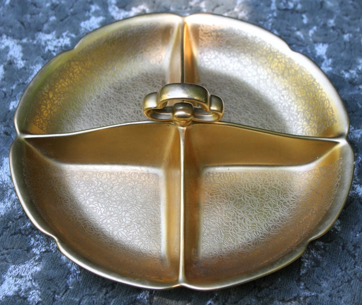 Pickard Embossed Rose & Daisy All-Over Gold Divided Bowl
