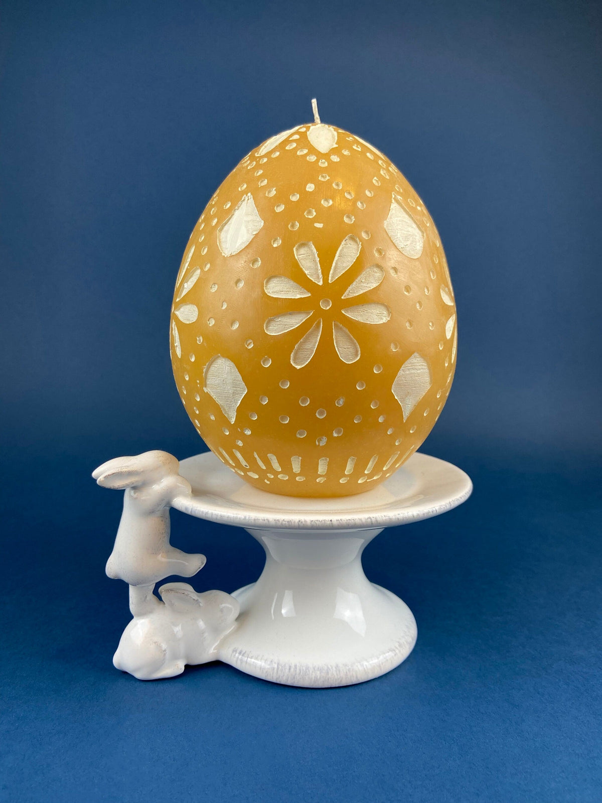 White Porcelain Climbing Bunnies Cupcake Stand