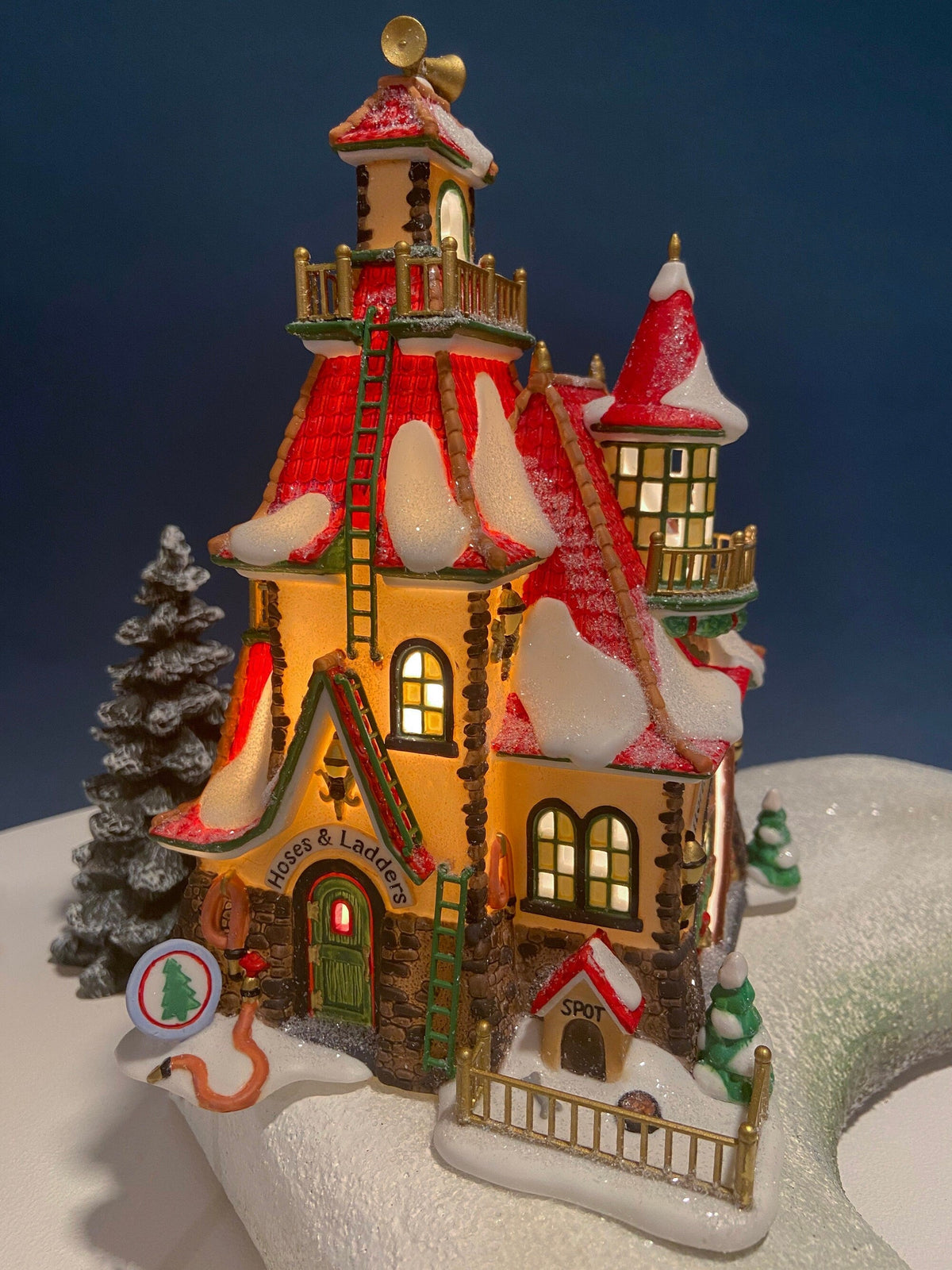 Department 56 Needle's Tree Farm, North Pole Series