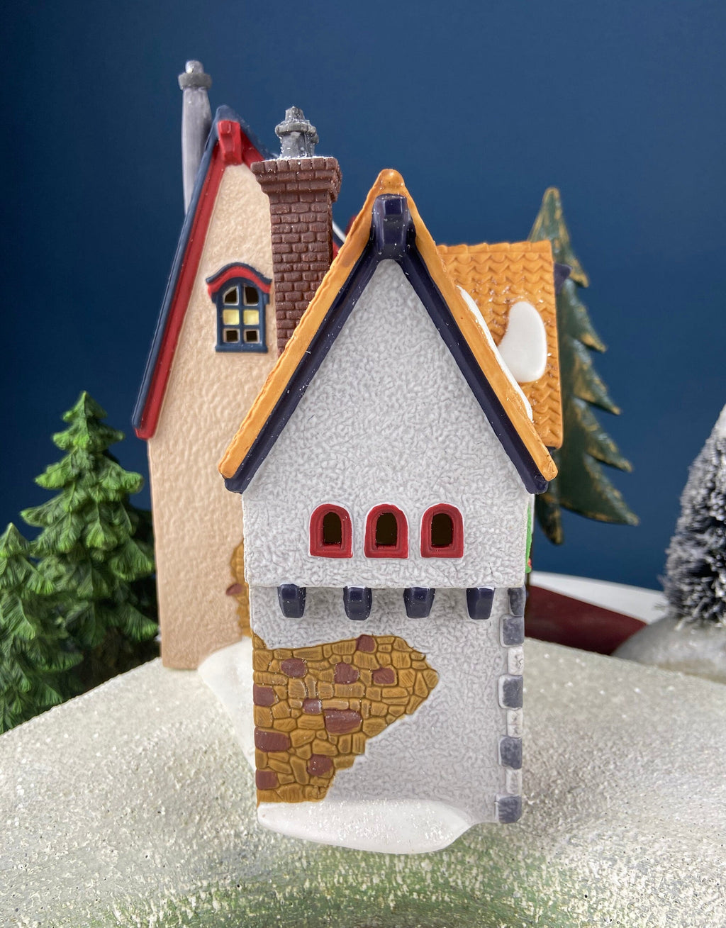 Department 56 Tassy's Mittens & Hassel's Woolies, North Pole