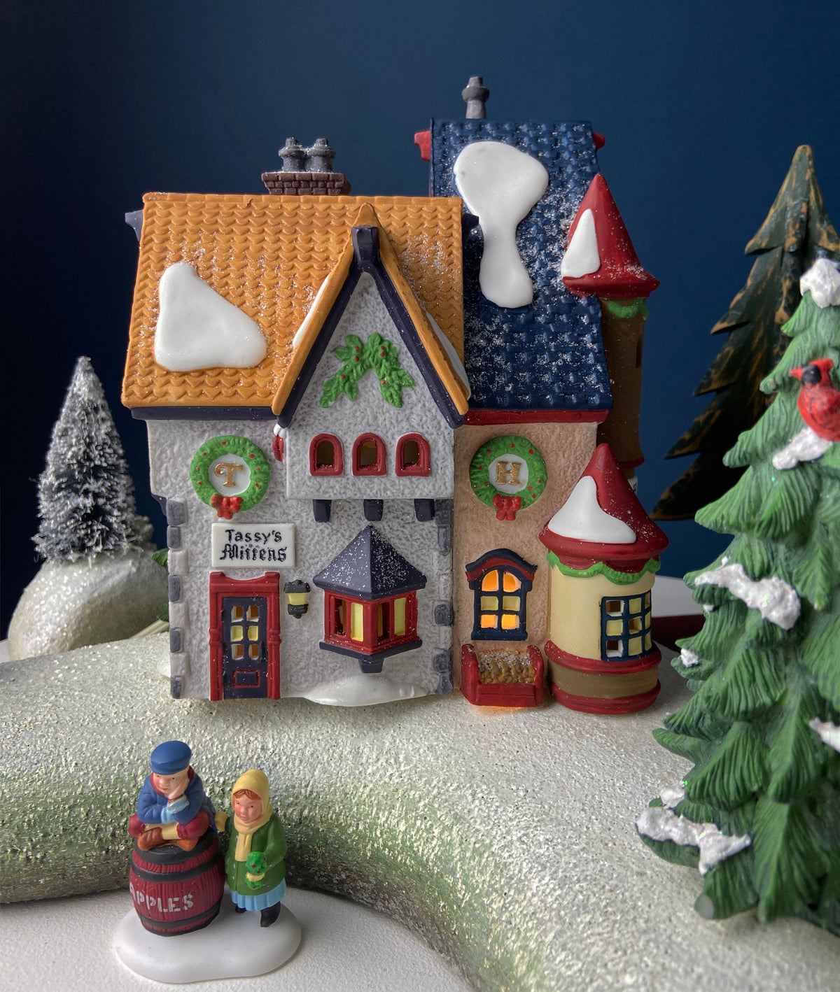 Department 56 Tassy's Mittens & Hassel's Woolies, North Pole