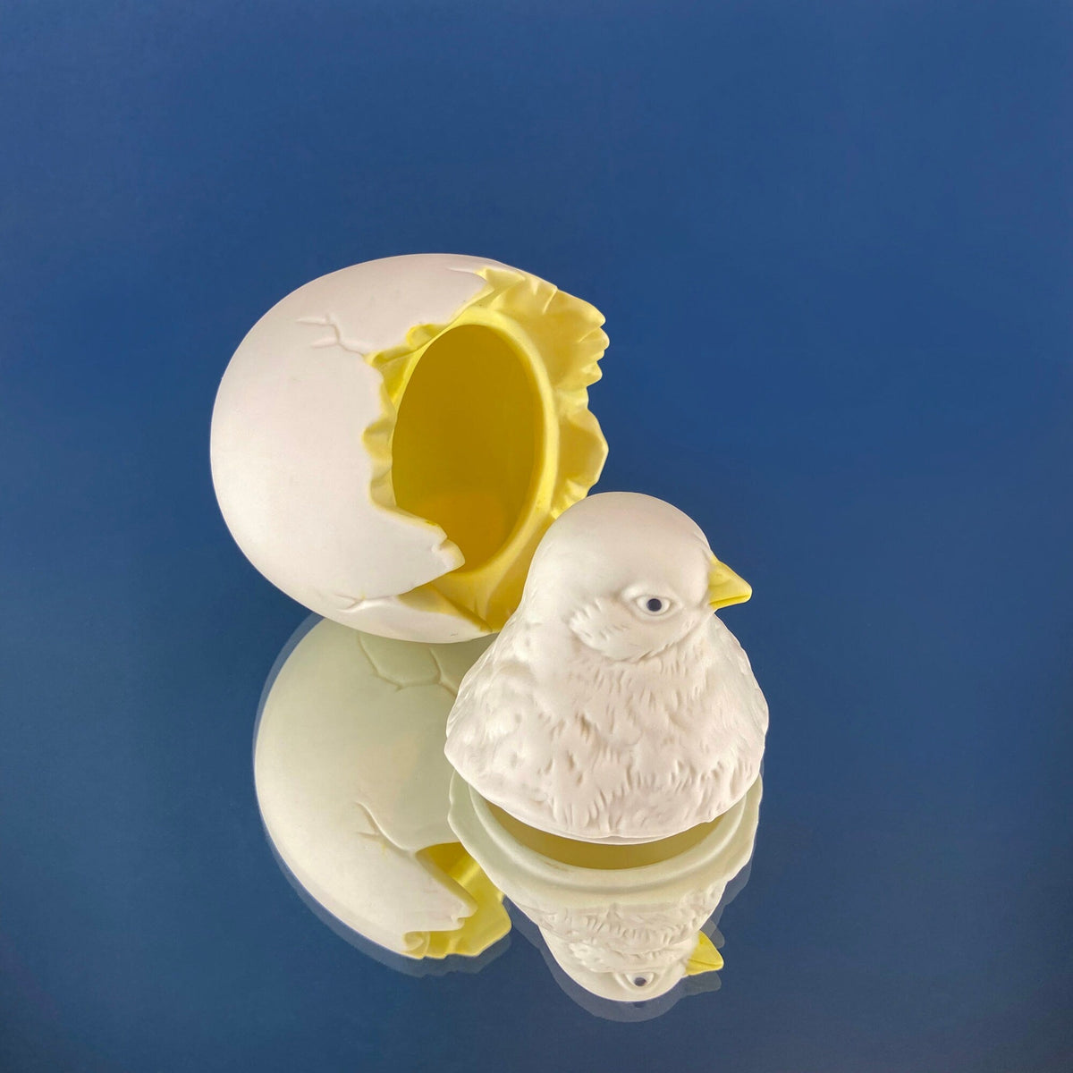 Department 56 Chick in Eggshell Jar