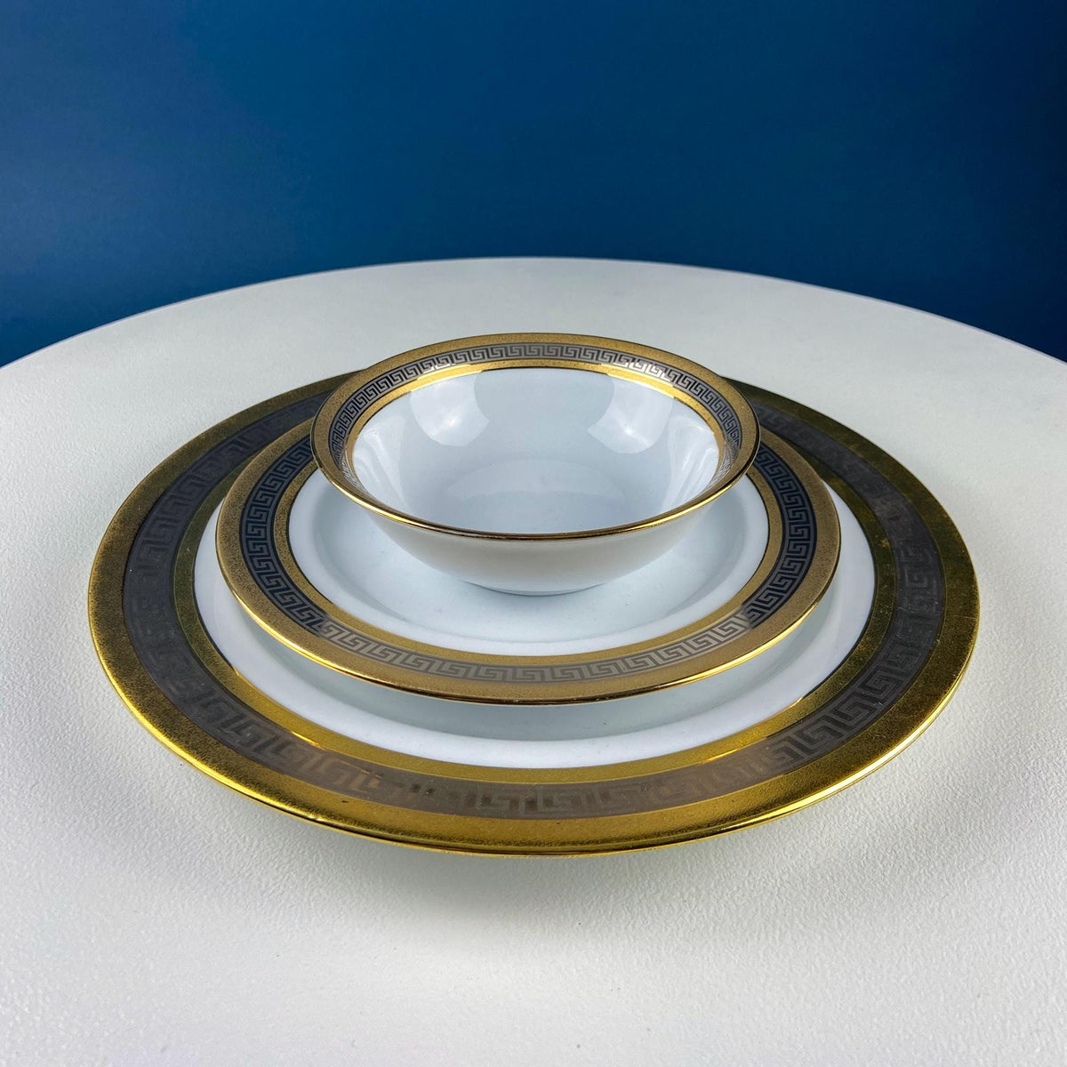 Sheng Xing White, Gold & Platinum Greek Key Dinnerware, 42 Pieces
