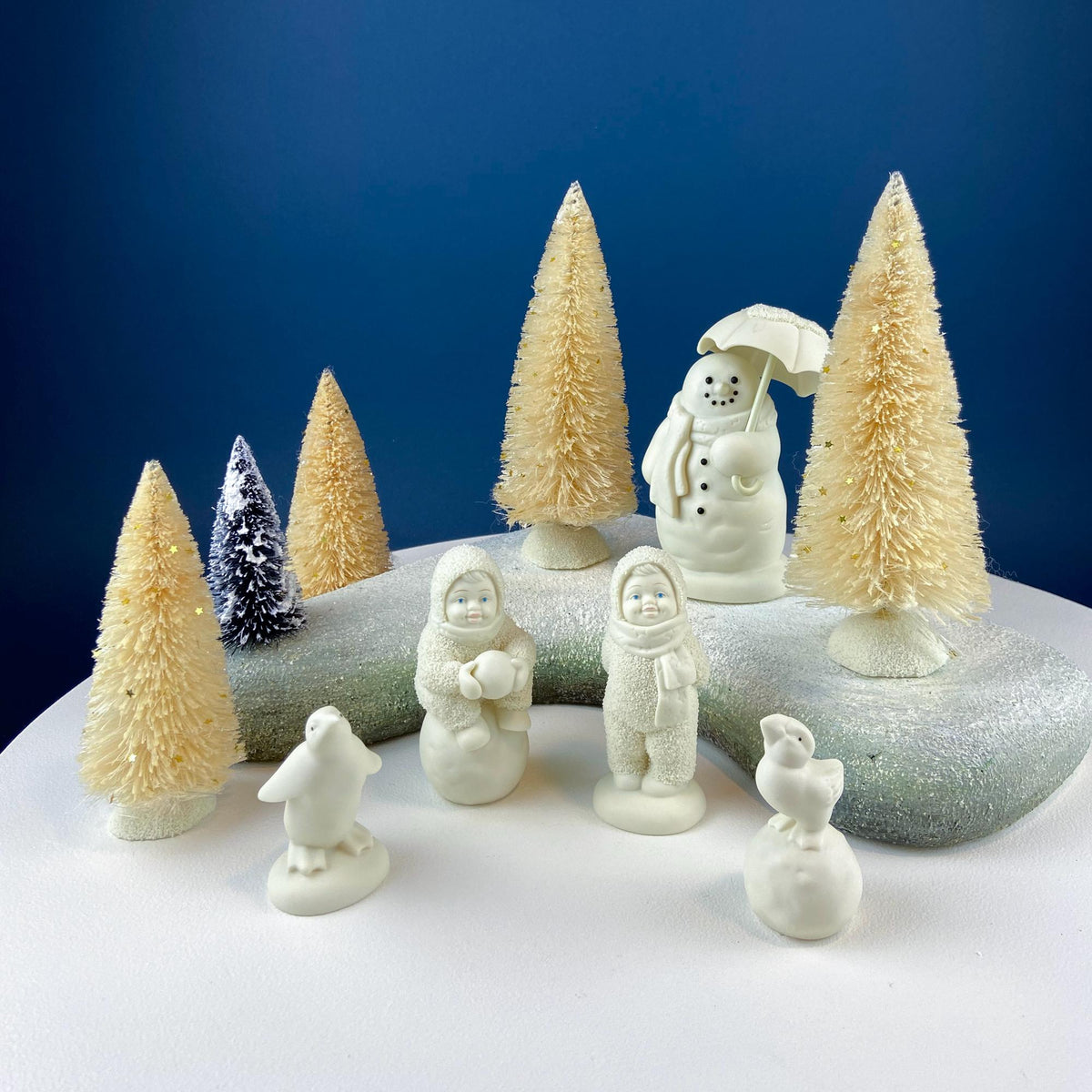 Polar Pals Lighted Tree Figurine