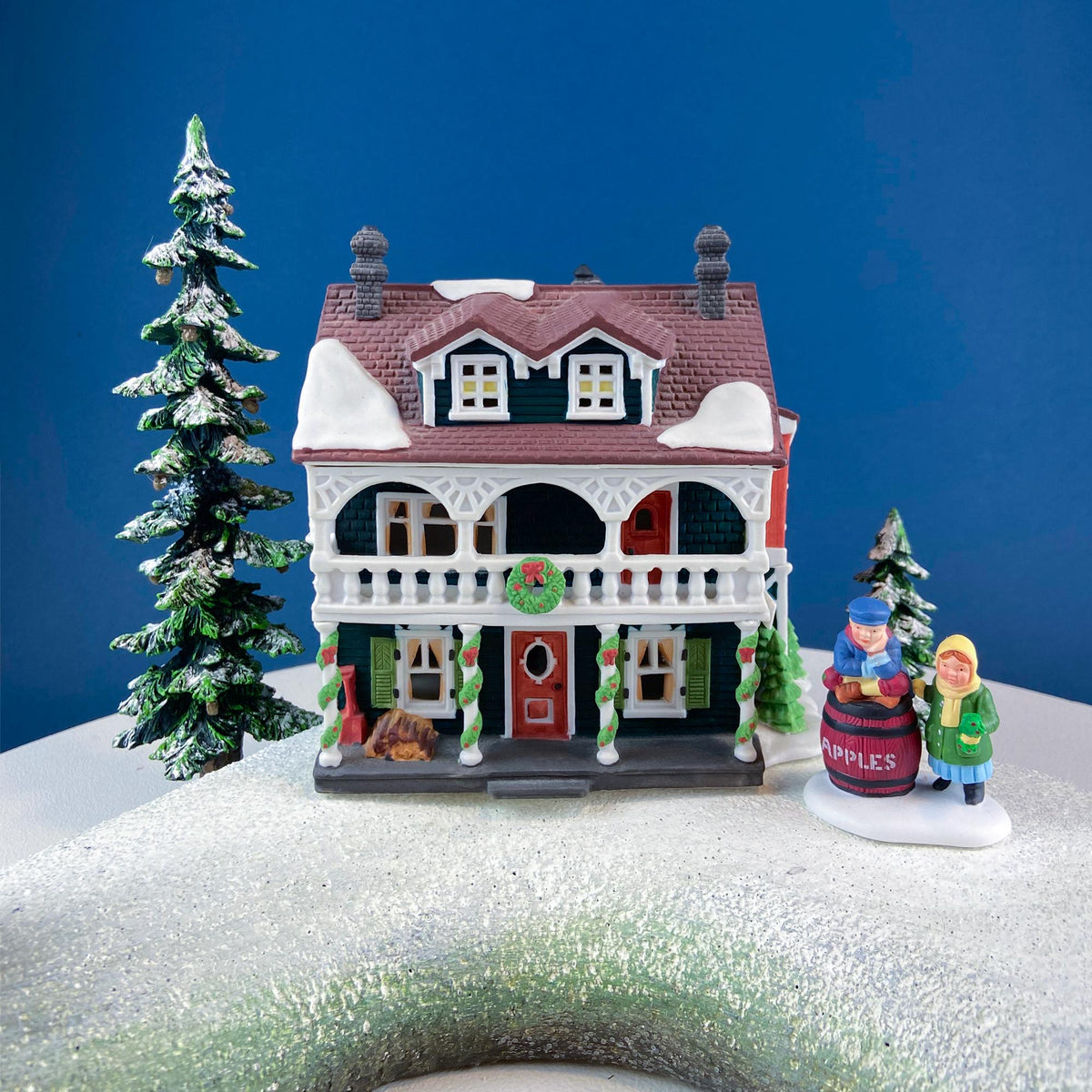 Department 56 Captain's Cottage, New England Village