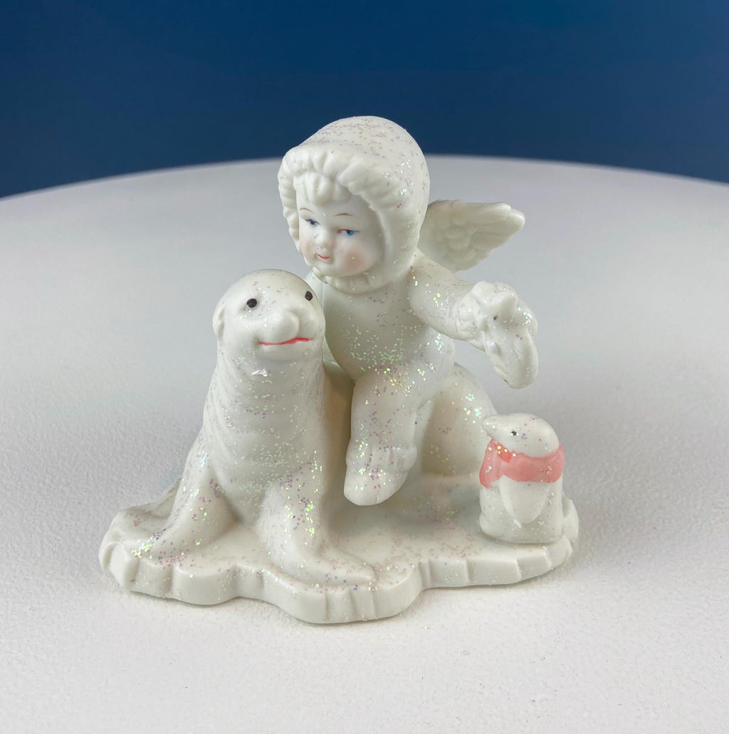 Polar Pals Lighted Tree Figurine