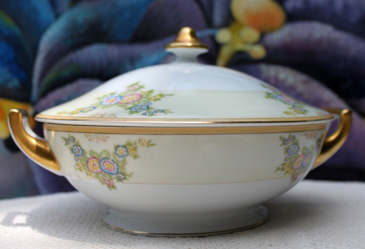 Noritake Allison Gold Band Soup Bowls & Saucers, Set of 7