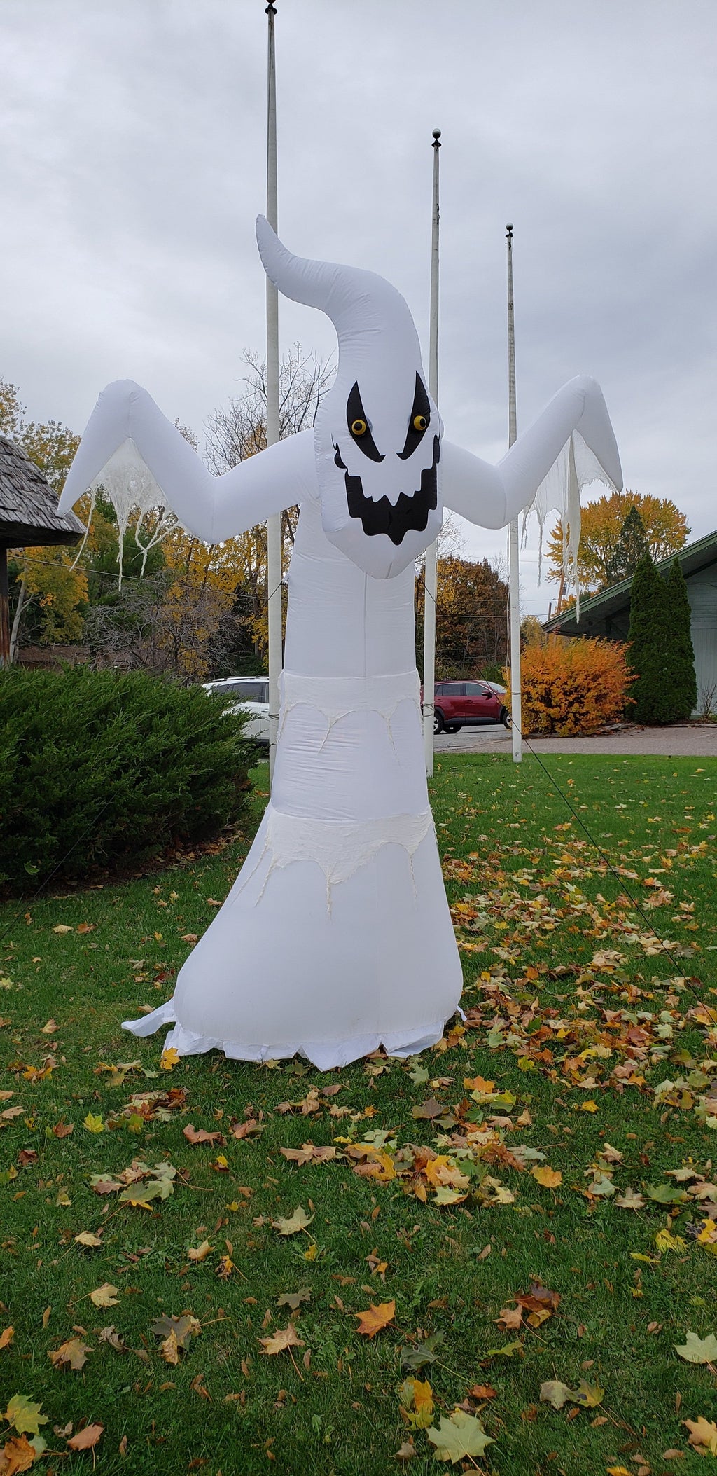 10 Foot LED Light-up Self-Inflating Ghost